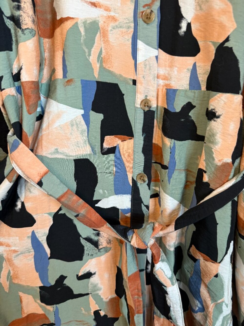 Nine West Abstract print midi shirt dress with button-front and waist tie. XL - Picture 4 of 9